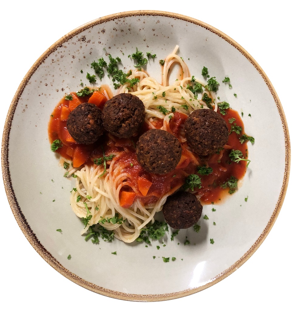 Rinder-Hackbällchen in Tomatensoße mit Spaghetti