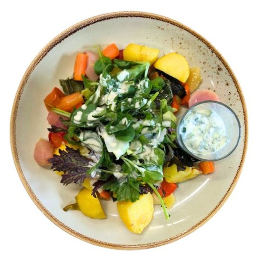 Gemischtes Ofengemüse mit Kräuterquark und Salat